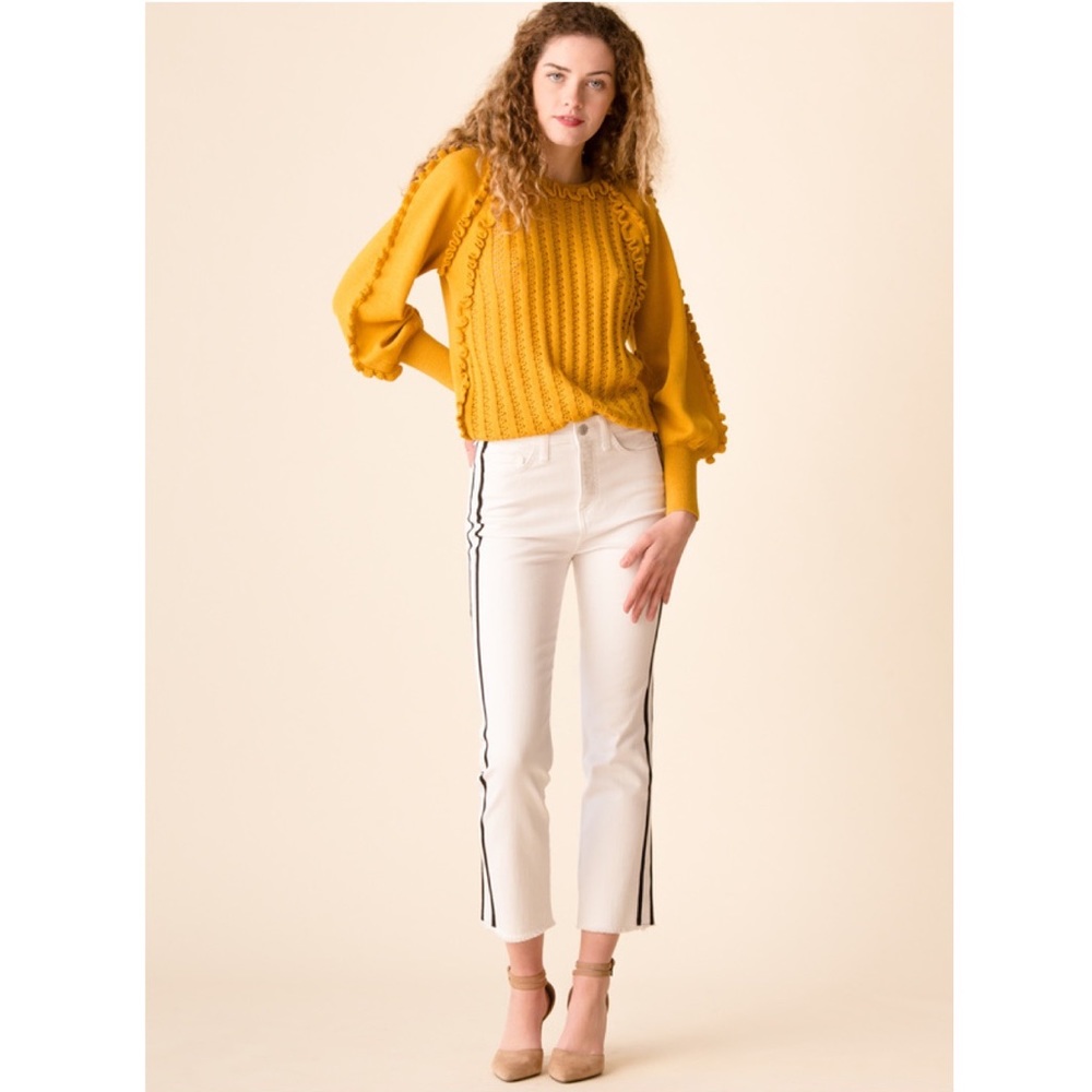 VERONICA BEARD Carly White Tuxedo Stripe 11” Kick Flare Jean Size 26